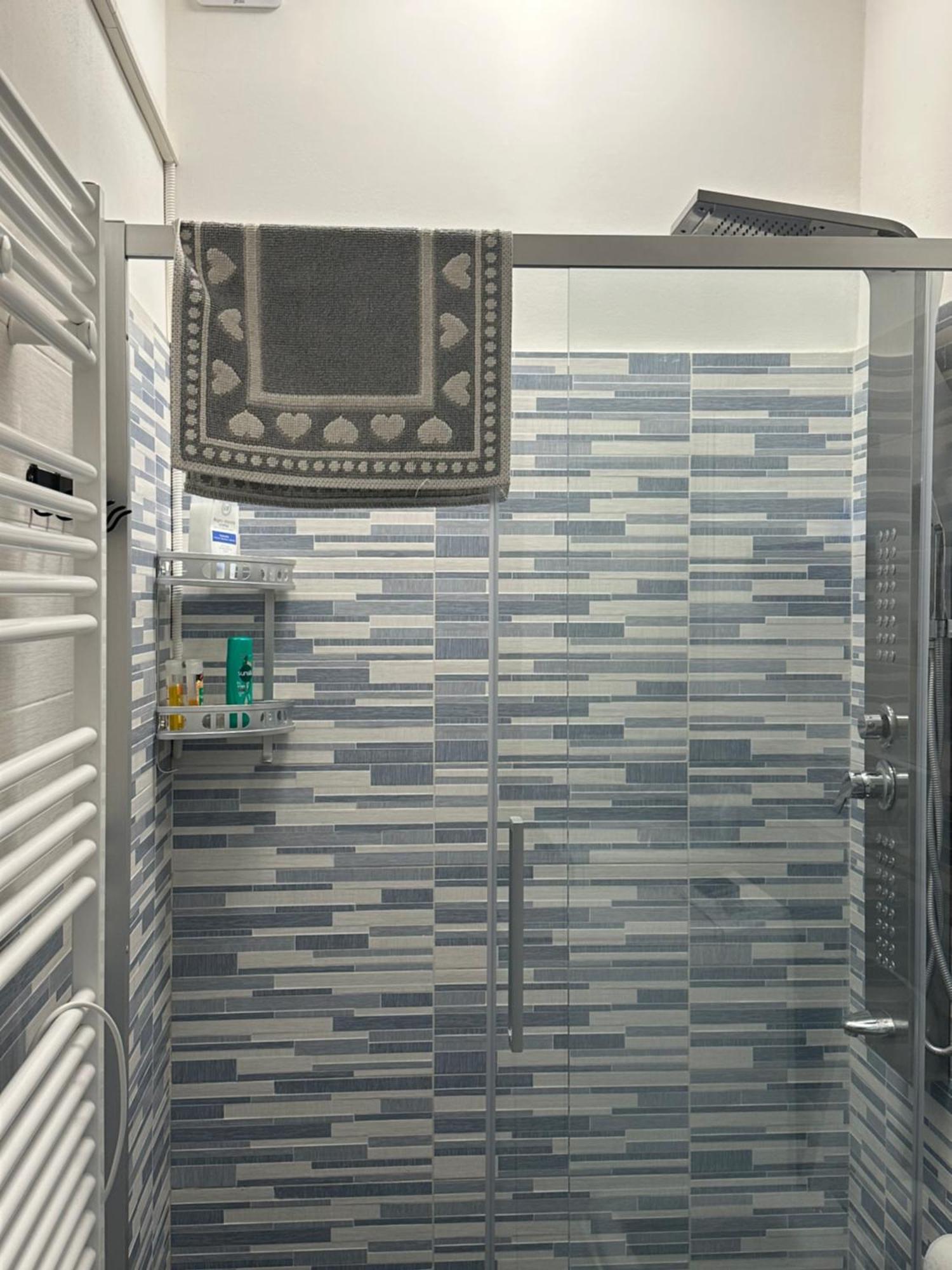 Gigli, Rooms Con Cucina In Comune E Terrazza Mailand Exterior foto